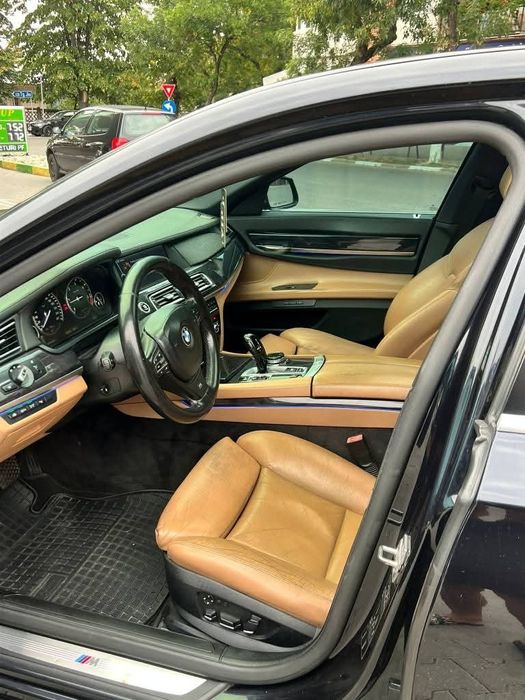 Bmw seria 7/F01 740d M pachet an 2010