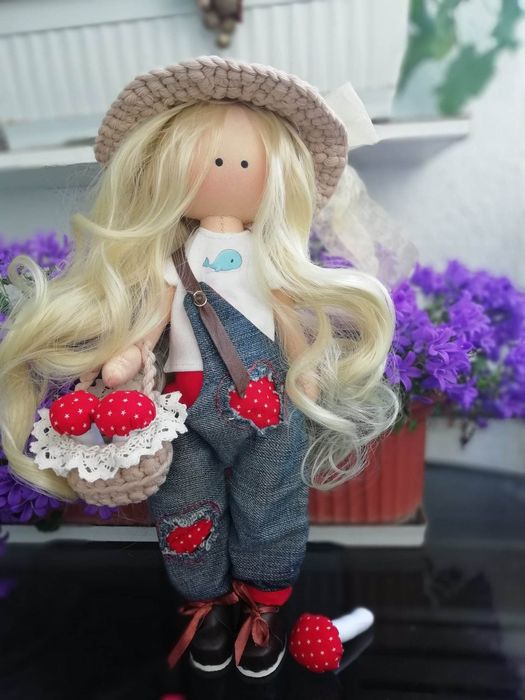 Ръчно изработени кукли за игра и декорация