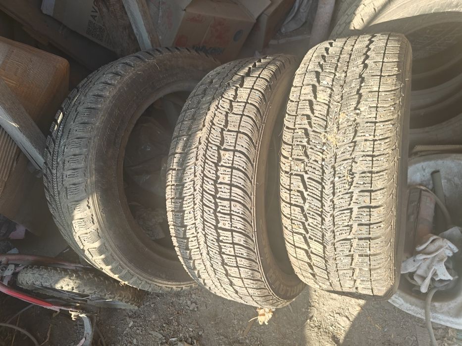 Продам резину R17 зимняя шипованная