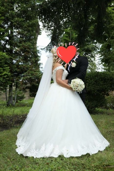 Vand rochie de mireasa superba!