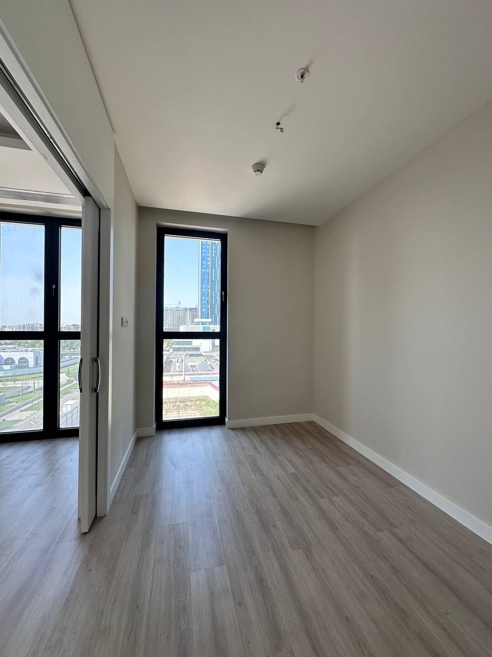 Продам 2/5/23 45м2 в ЖК Nest One, вид на парк
