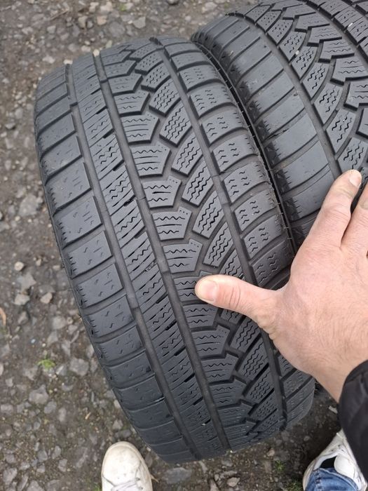 Vand 2 anvelope 215 45 17 hifly de iarna bune