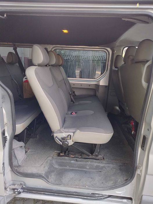 Opel Vivaro 8+1 - 2.0 - 2012 - Lung