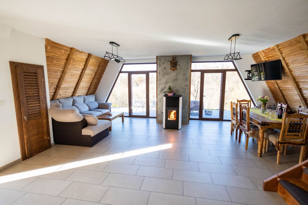 Cabana la munte cu ciubar