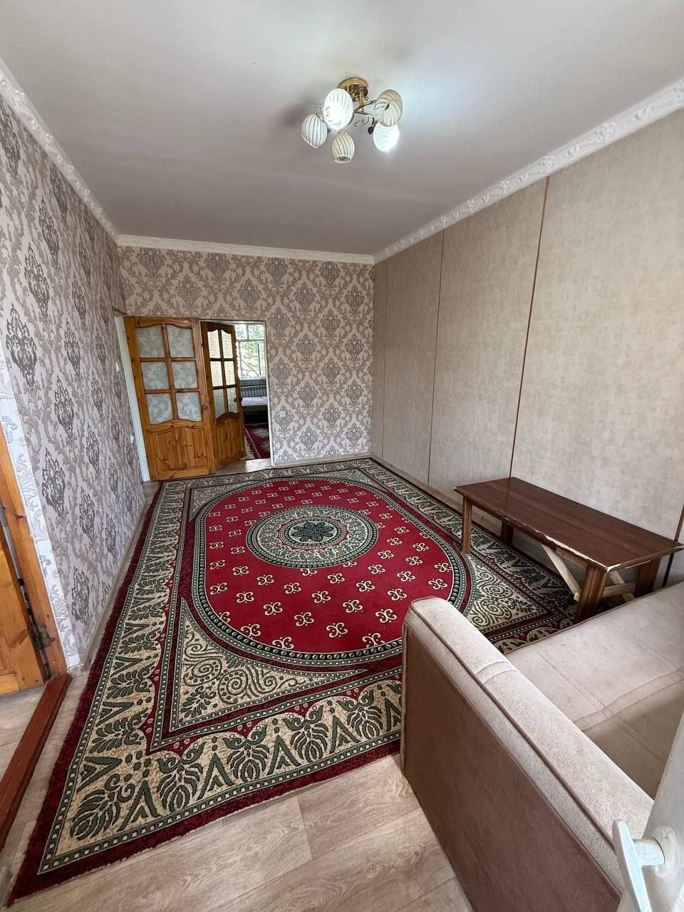 Продаётся 2 комнатная 50кв² квартира на Юнусабаде.Метро Туркистон