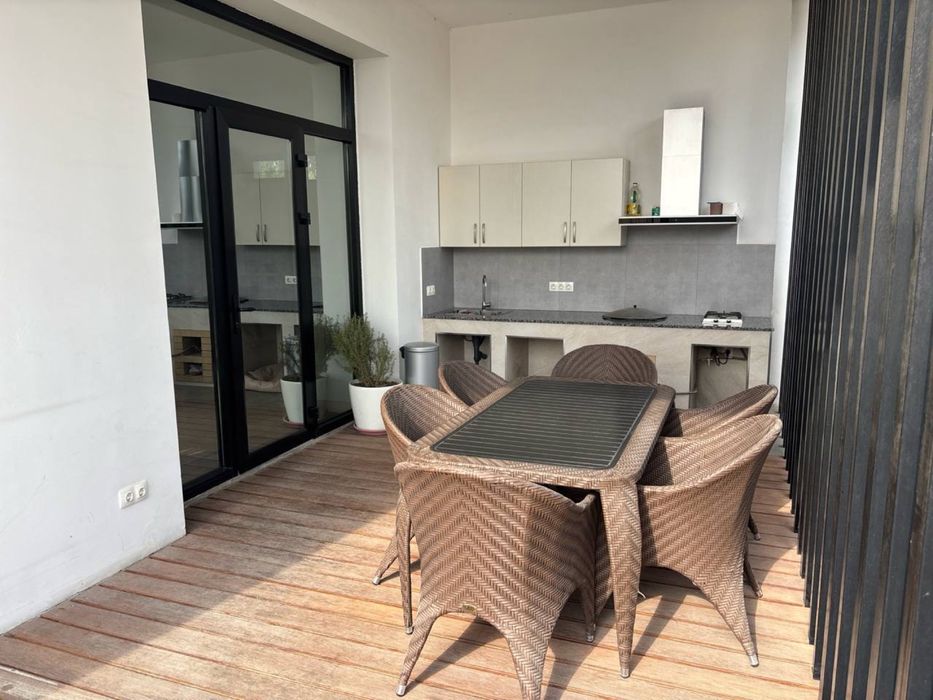 Продаю дом в 10 соток с хорошим ремонтом с мебель и техникой