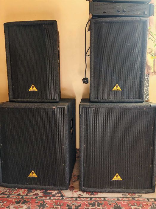 4 Тонколони  BEHRINGER към тях мишпулт и усилвател