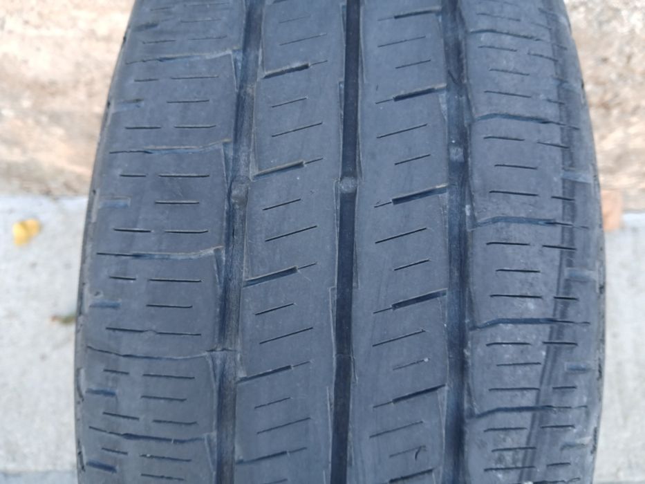 Всесезонни бусови гуми Pirelli-225/70/15.C-2018година