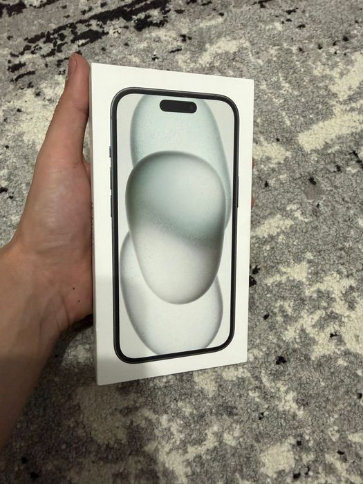 Se vinde Iphone 15 black 256gb ! Este sigilat !