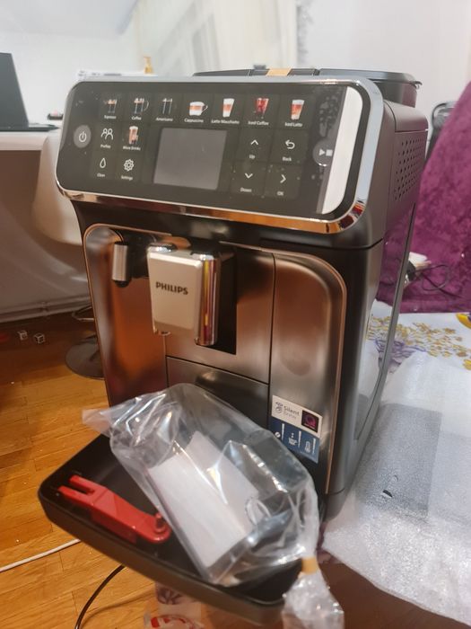Philips Series 5500 EP5547 90