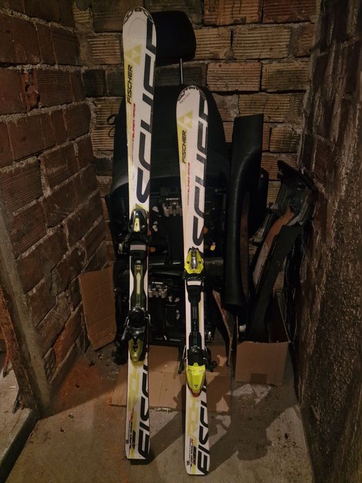 Продавам ски фишар