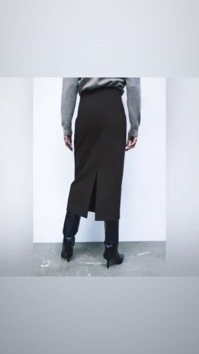 Юбка миди ZARA, раз.L. и лонгслив H&M.