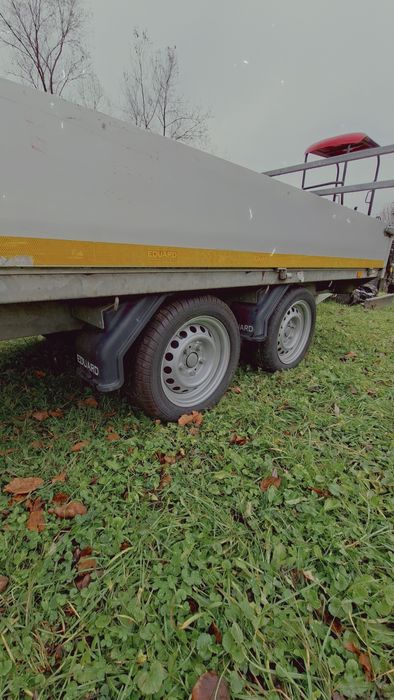 Vând remorca cu doua axe