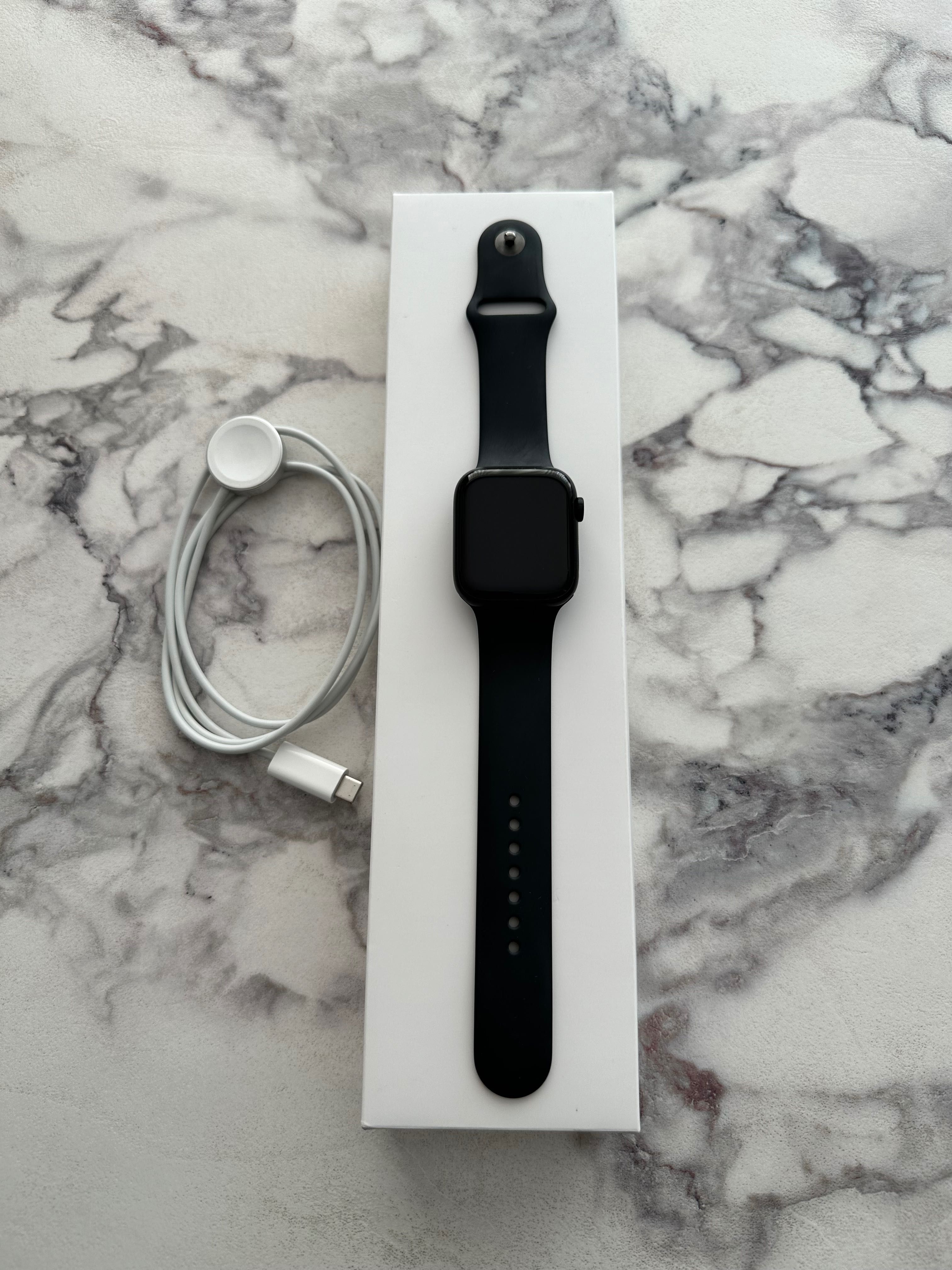 Apple Watch seria 7 45 mm GPS - Midnight Aluminium -