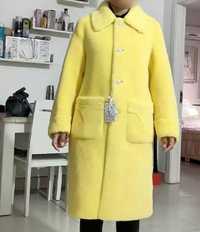 Легкое пальто желтое