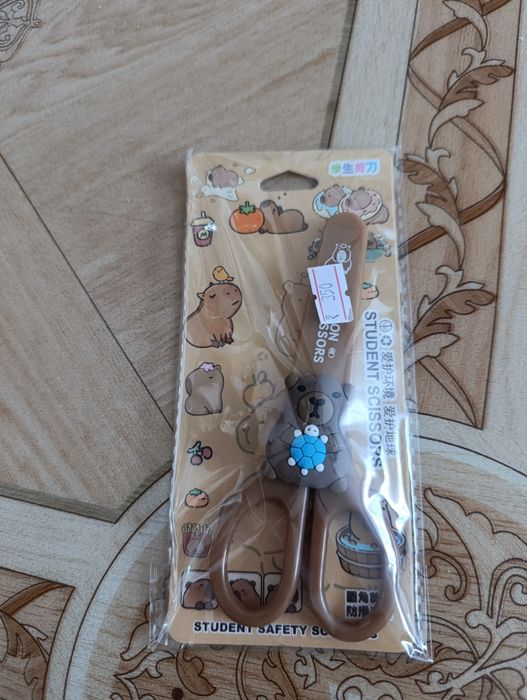 Продам канцелярию для младших классов
