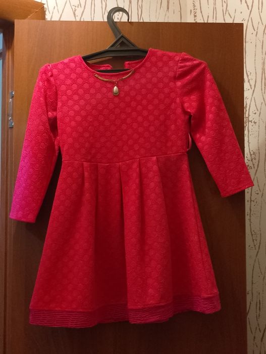 Платье красивое на девочку