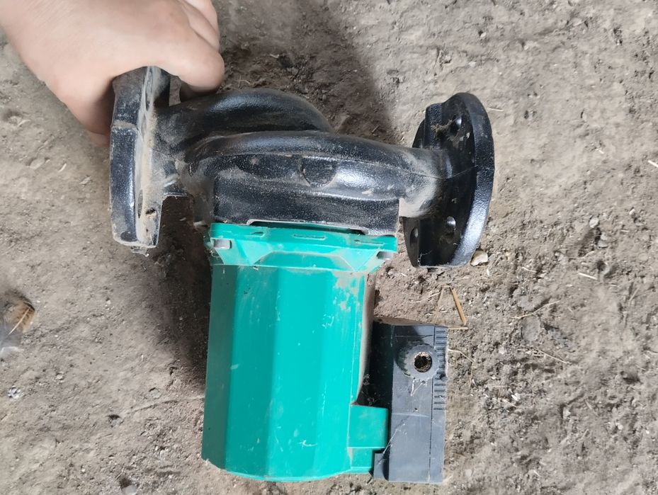 Vând pompa centrala