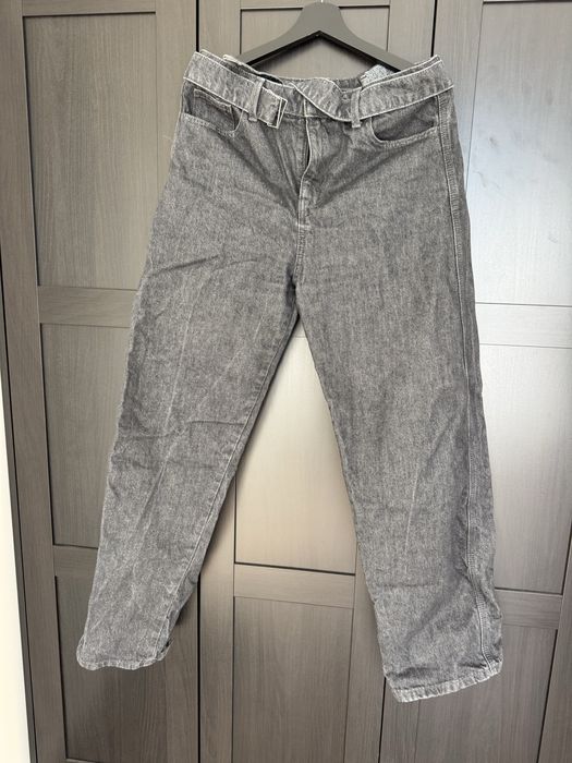 Тъмни дънки Зара 40 номер