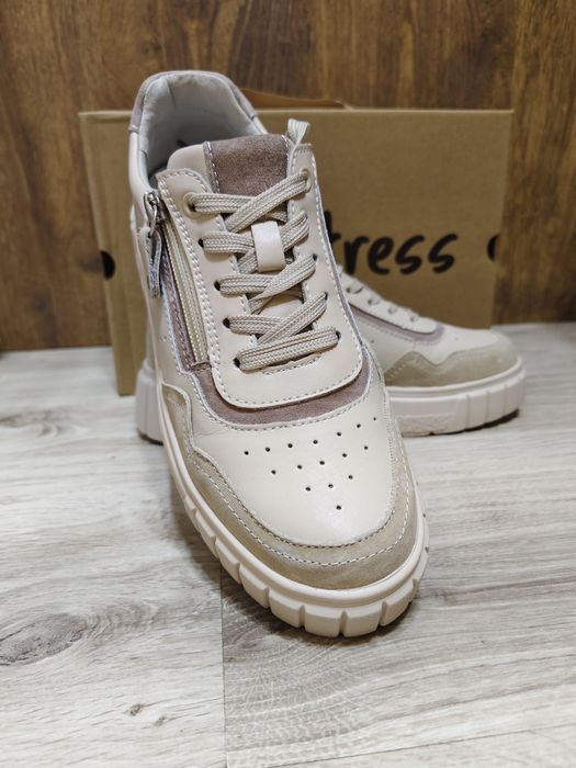 Продам кеды полностью натуралка