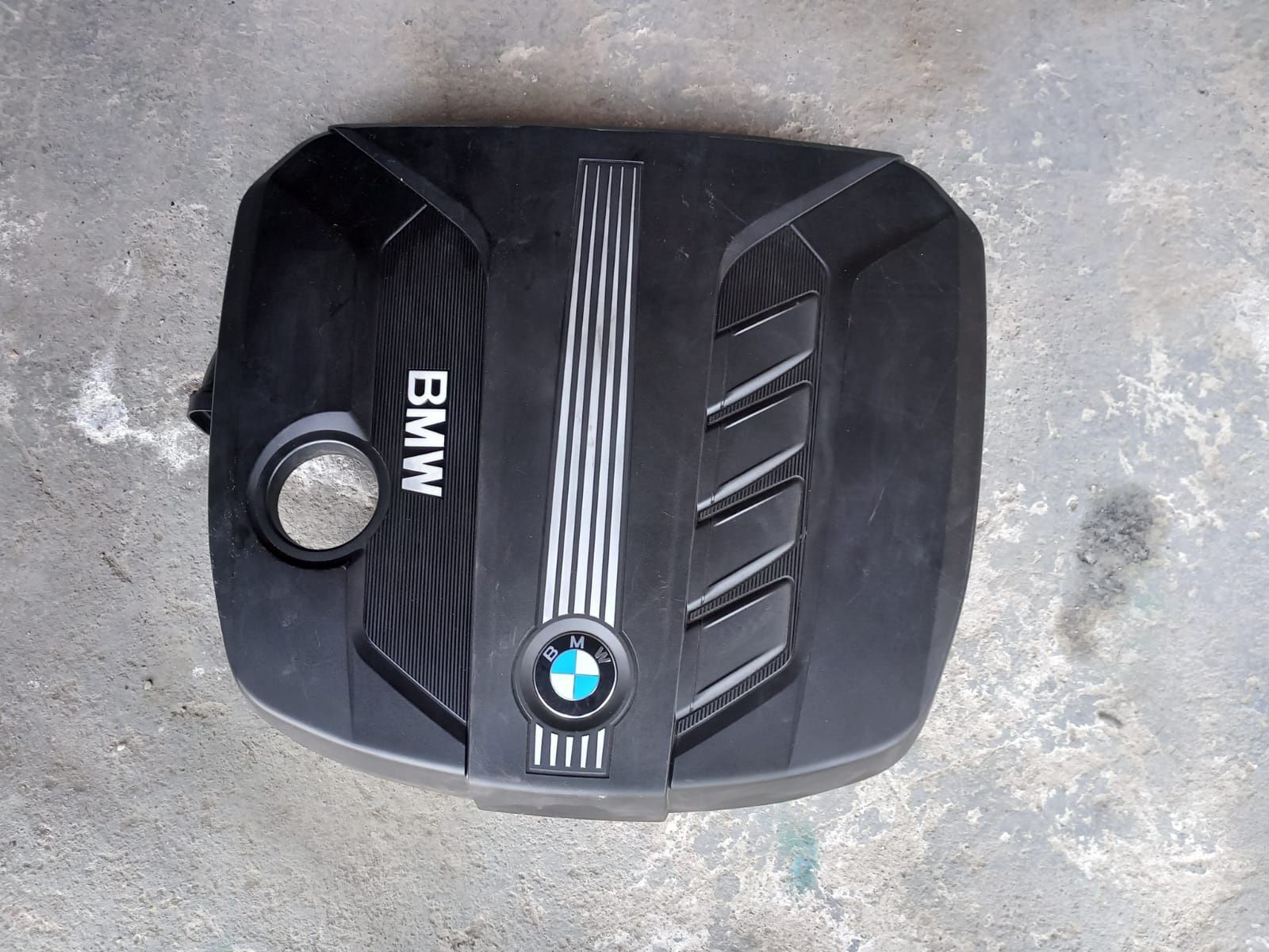 Capac motor carcasa filtru aer BMW F10 f11 520d 2.0 d n47