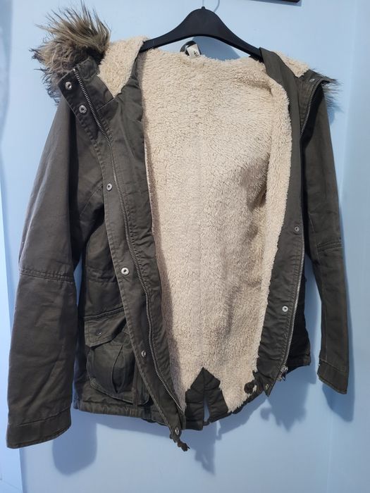 Vând geaca Divided H&M