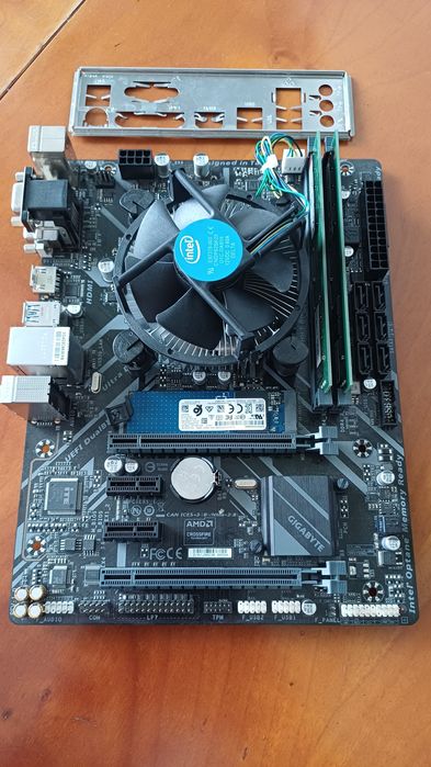 Kit Gigabyte B365+Intel Core I5 8500+16gb ddr4+SSD256+Cooler Windows11