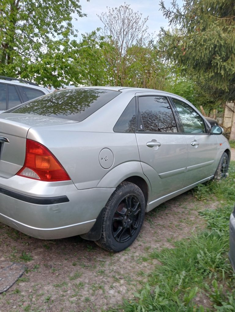 Vând Ford focus  model ghia