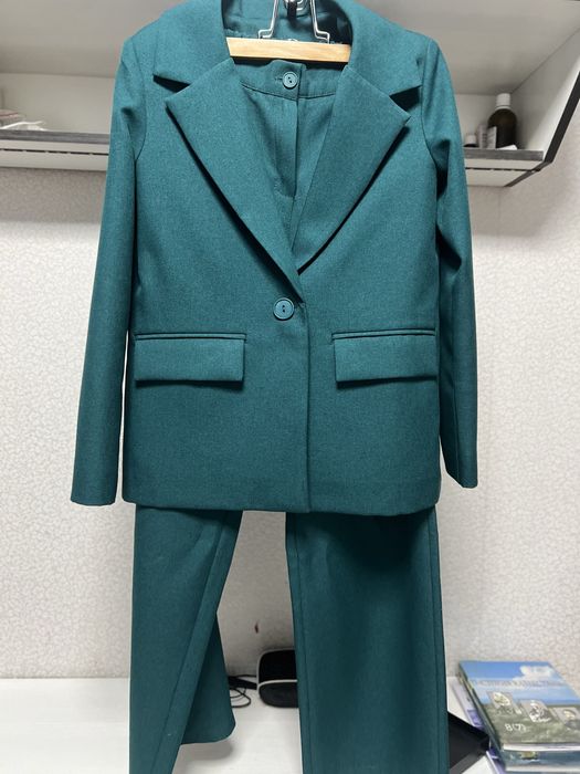 Костюм изумрудный брючный