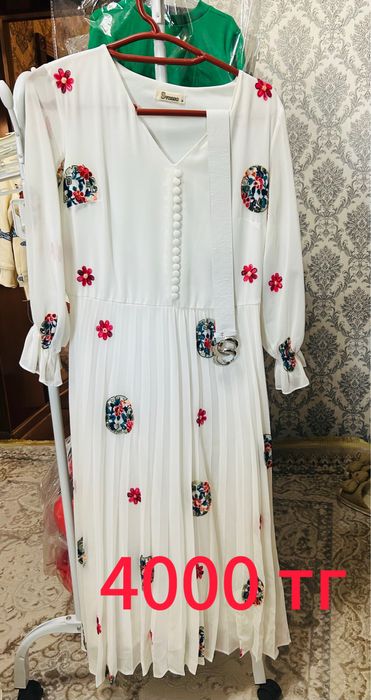 Продаю все платье хорошего качества