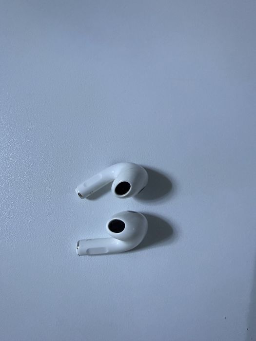 Продам наушники оригинал airpods 3