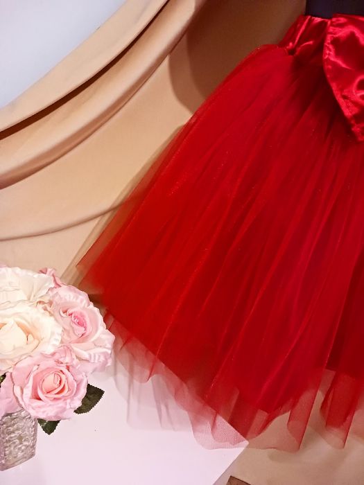 Fusta tull rosie Noua