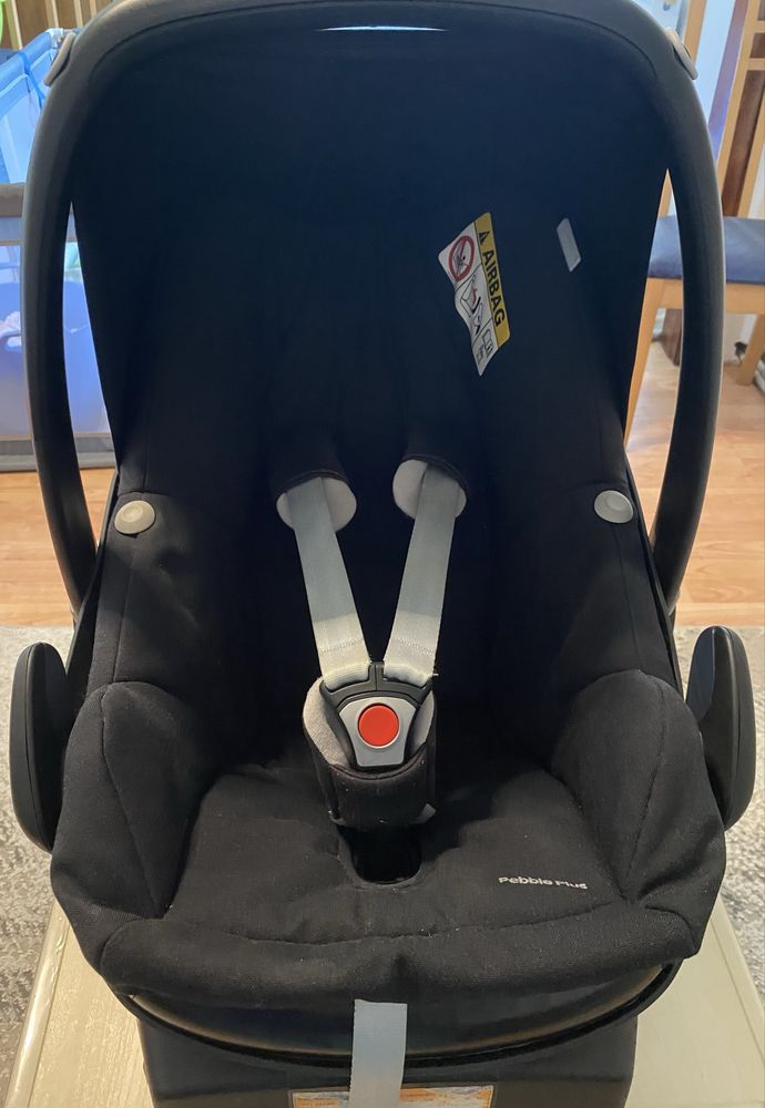 Столче за кола Maxi Cosi Pebble Plus с база Easy base 2