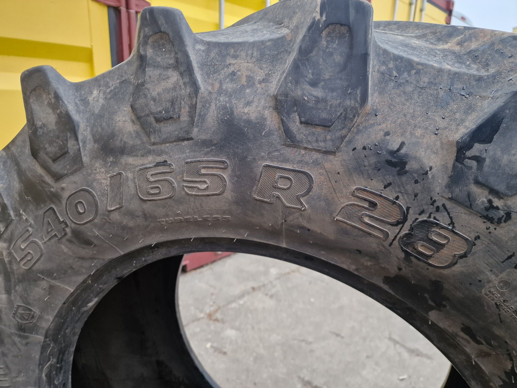 CAUCIUC tractor 540/65R28 marca Trelleborg