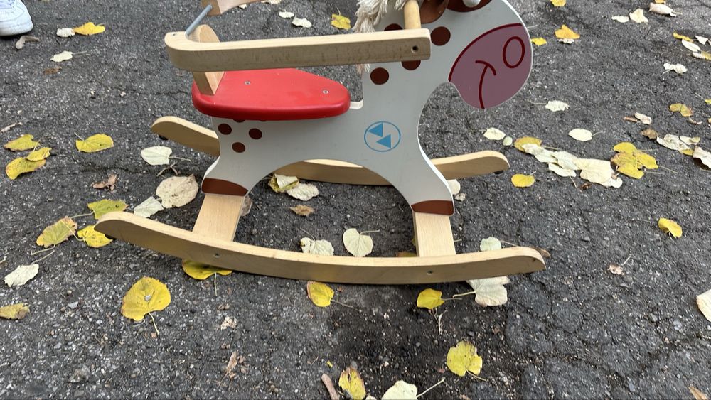 Calut de lemn pentru copi