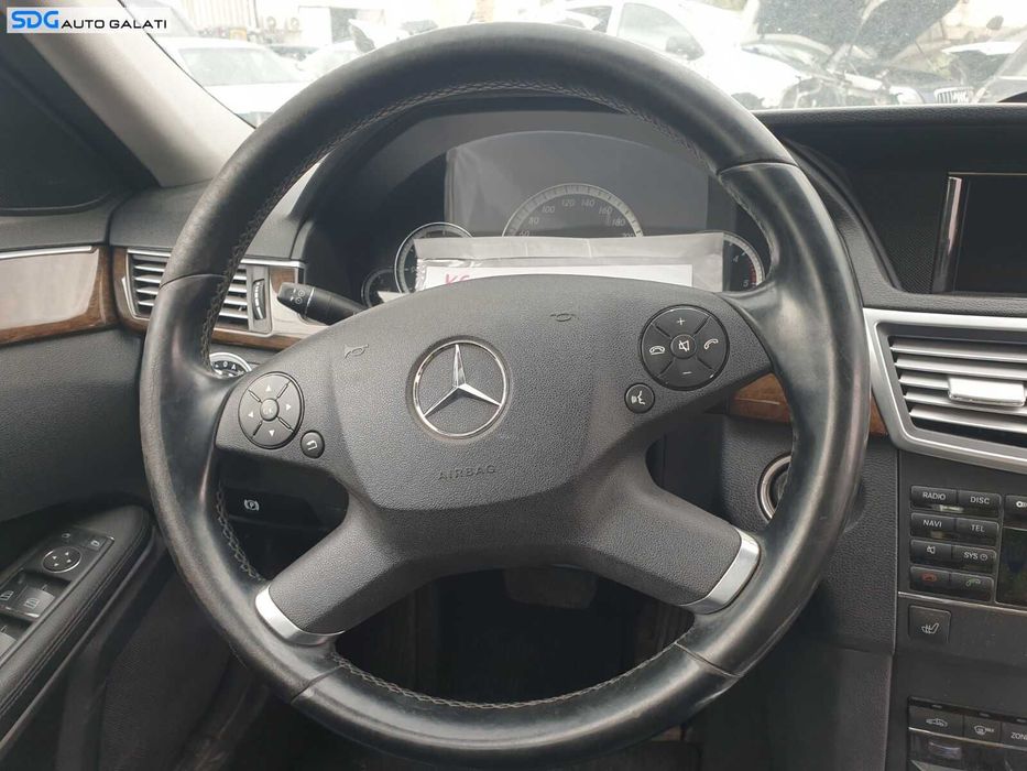 Volan Piele 4 Spite cu Uzura FARA Airbag AMG Mercedes Clasa E Class W212 E180 E200 E220 E250 E300 E320 2009 - 2016 [C8438]