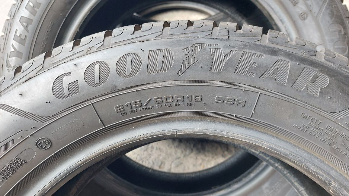 Зимни гуми 215/60/16 Goodyear Ultragrip Performance 4 броя
