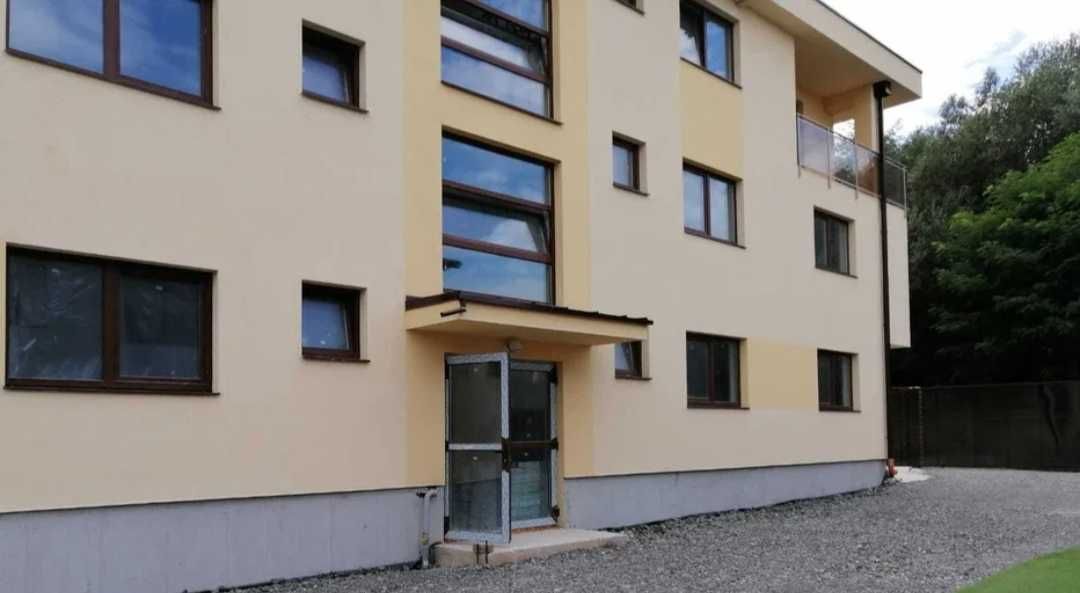 Închiriere apartament 3 camere