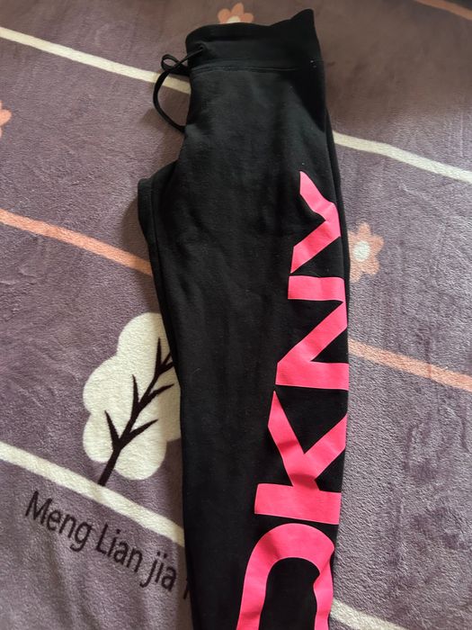 Спортно долнище DKNY