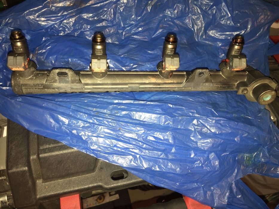 Горивна рейка и дюзи VW Polo