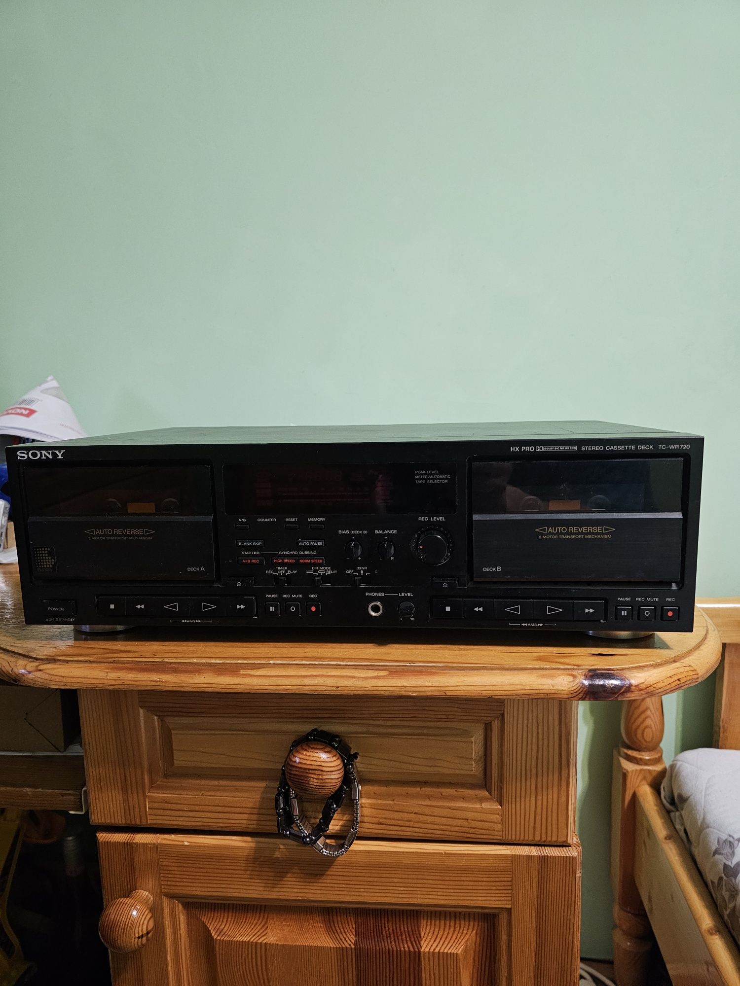 Продавам качествен дек Sony