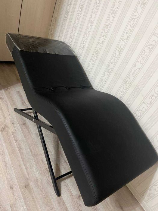 Стильная и удобная кушетка для салона красоты