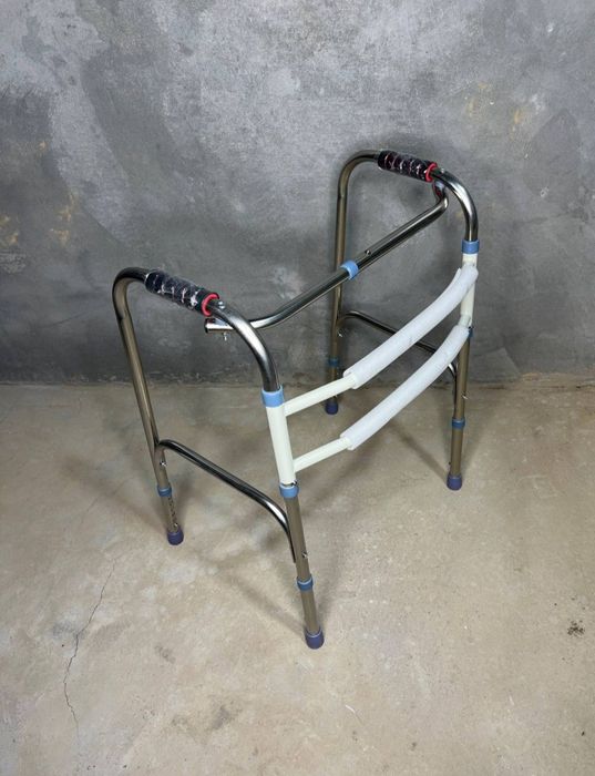 Ходунки для пожилых людей и инвалидов.Из нержавеющей стали.