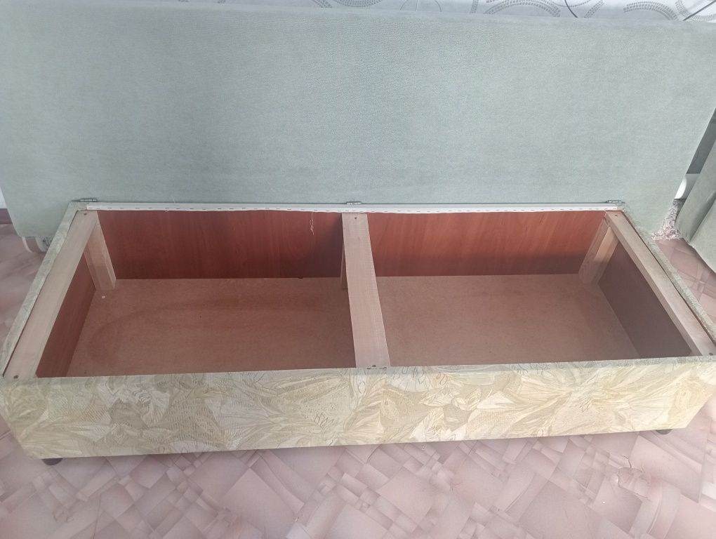 Продам Диван и 2 кресло