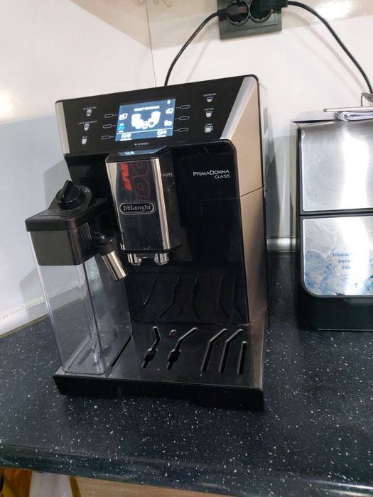 Продавам  Delonghi  Prima Donna  Class