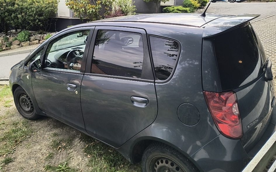 Vând Mitsubishi Colt