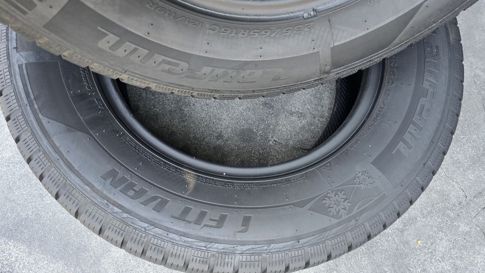 2 anvelope iarnă Laufen 235/65/16 C - dot 2023