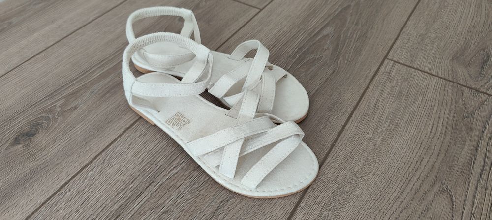 Кремави дамски сандали
