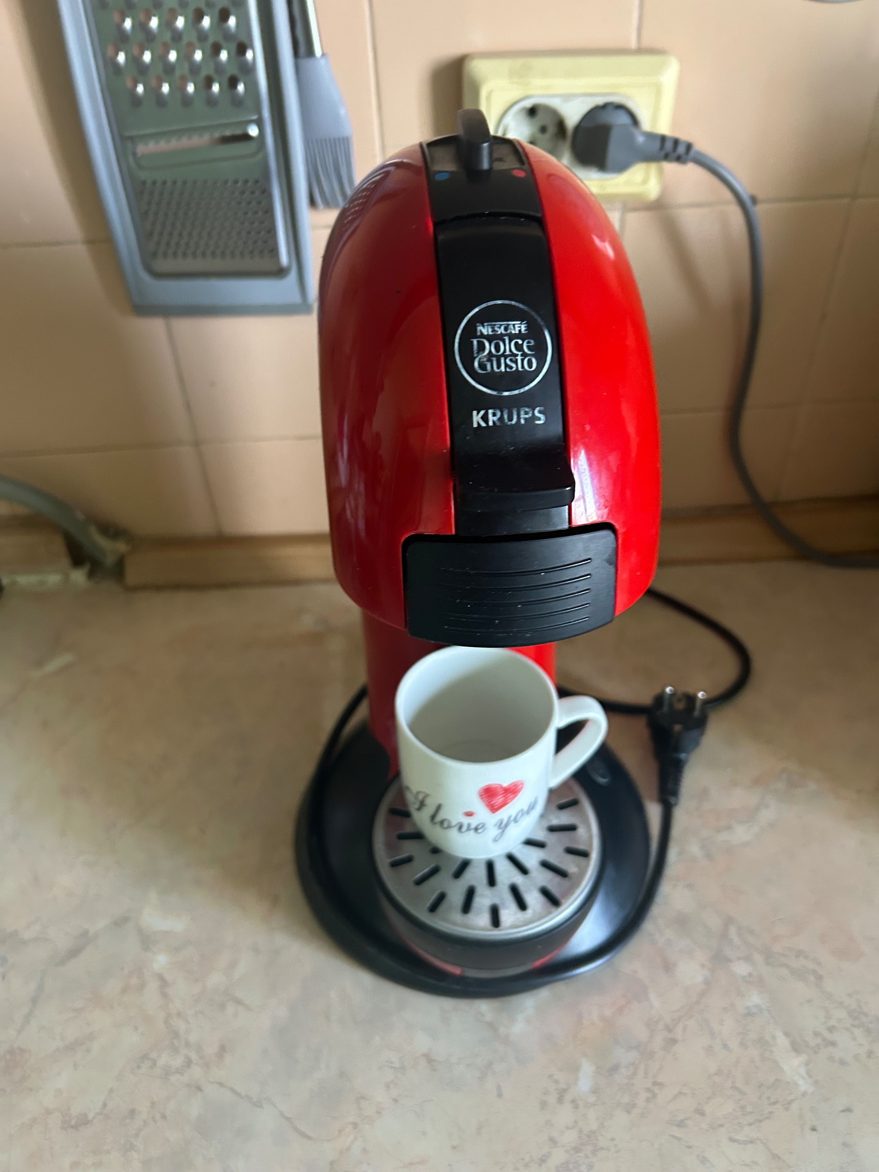 Продавам машина с капсули Krups Dolce Gusto