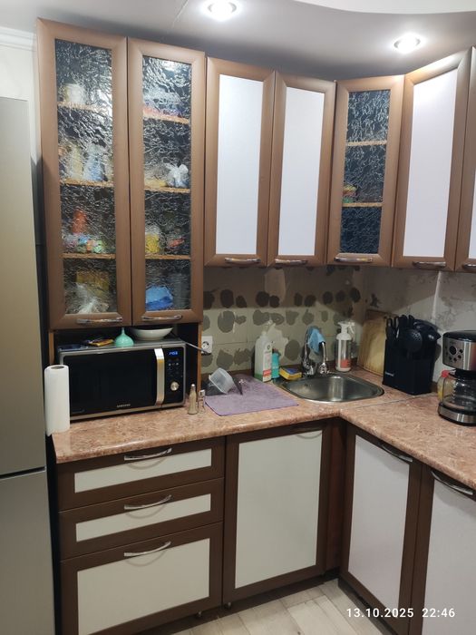 Продам кухню угловую